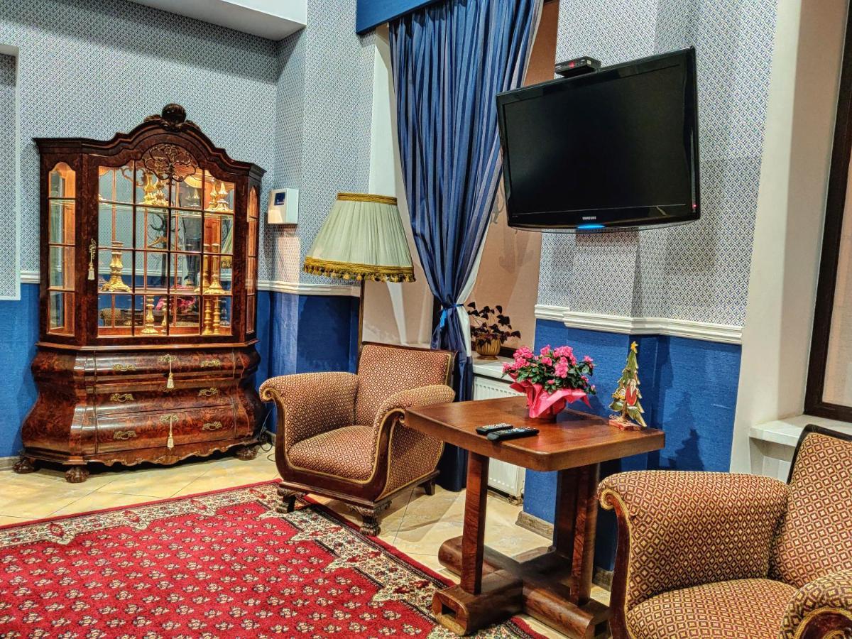 Chaplin Hotel Лвив Екстериор снимка