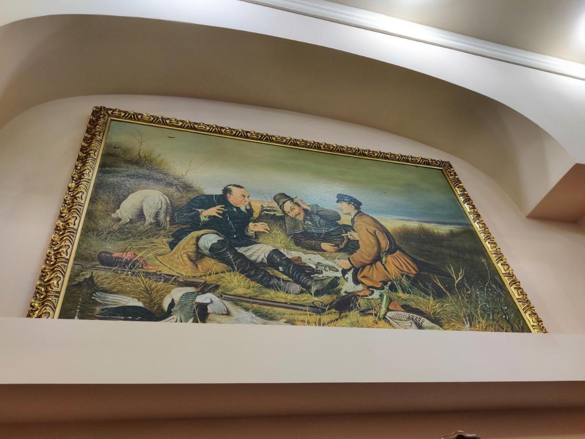 Chaplin Hotel Лвив Екстериор снимка