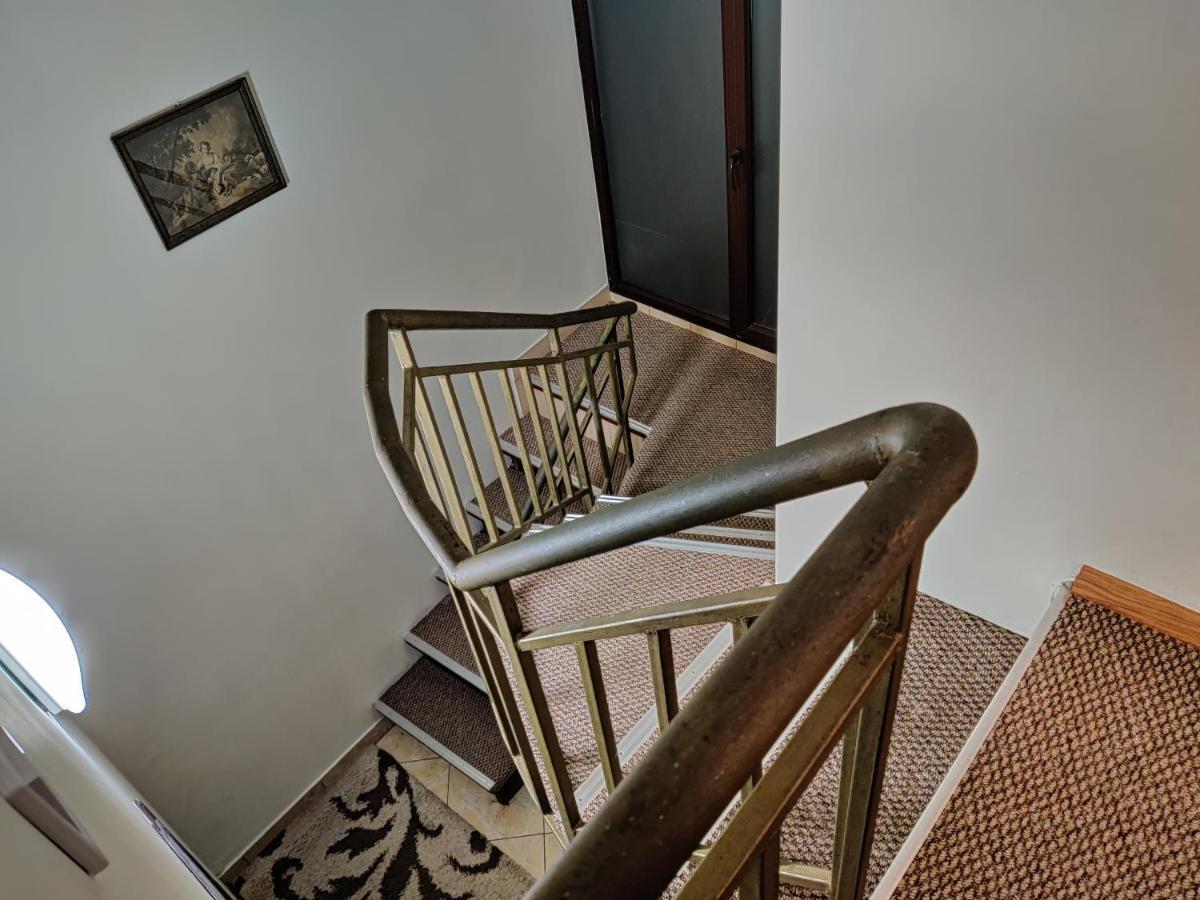 Chaplin Hotel Лвив Екстериор снимка