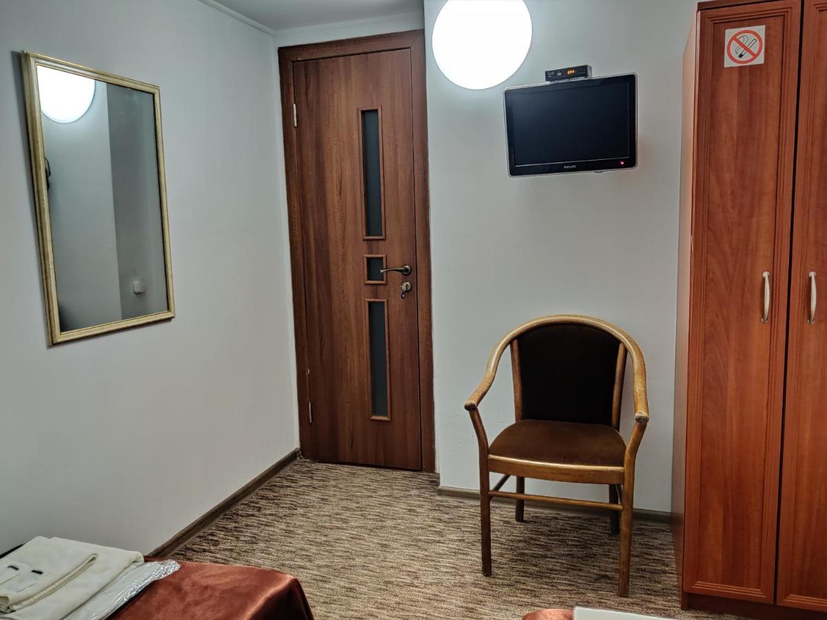 Chaplin Hotel Лвив Екстериор снимка