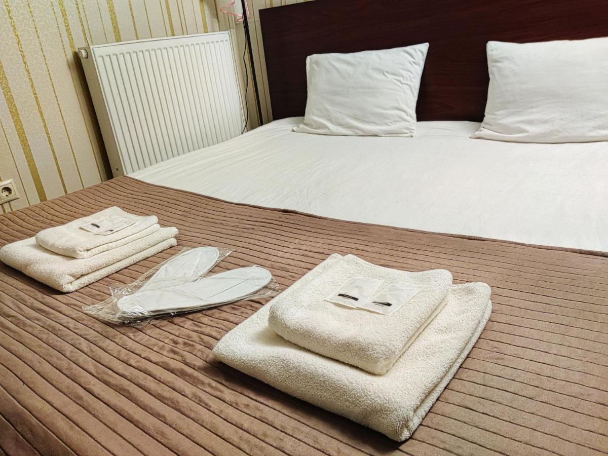 Chaplin Hotel Лвив Екстериор снимка