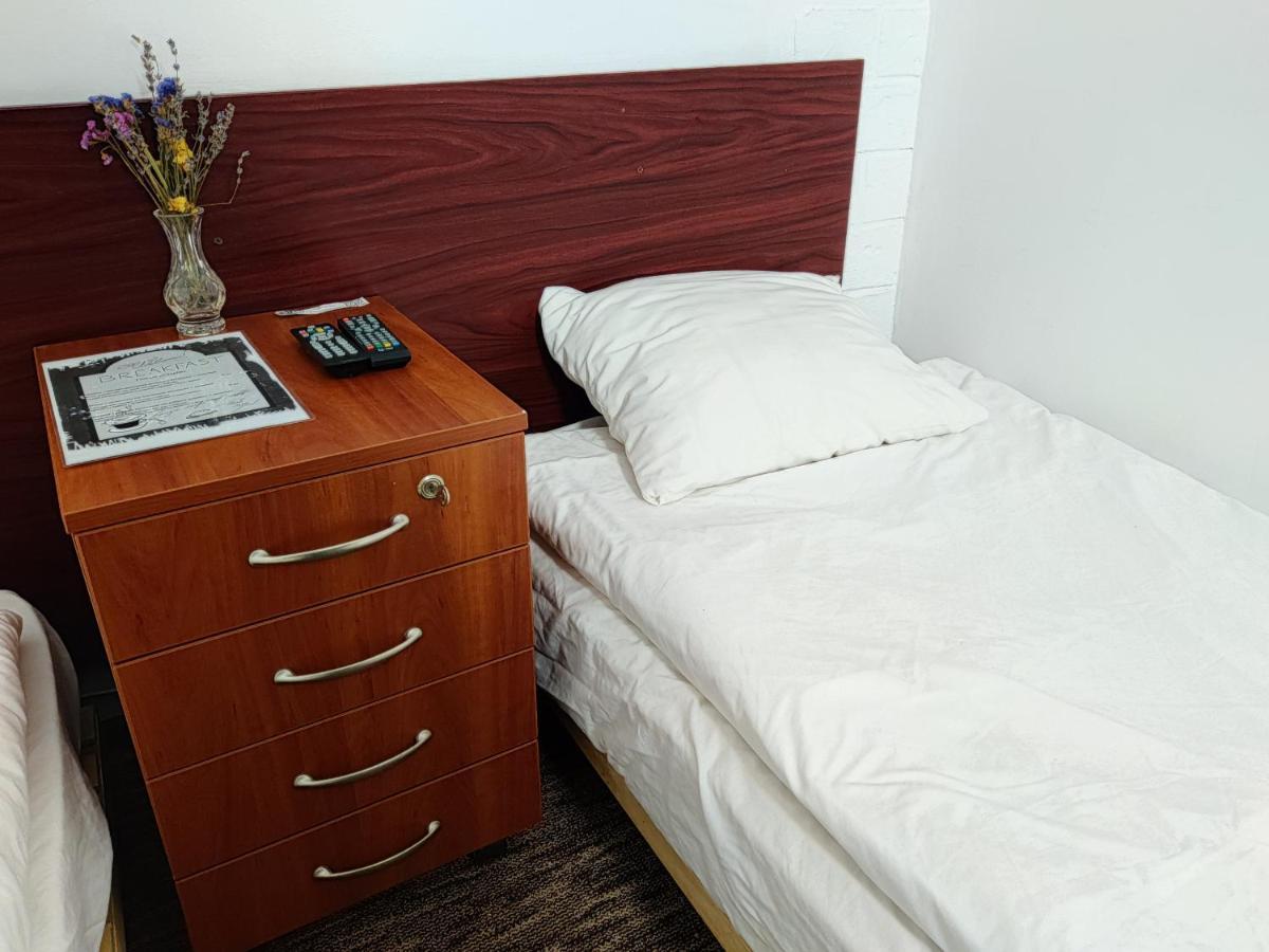Chaplin Hotel Лвив Екстериор снимка