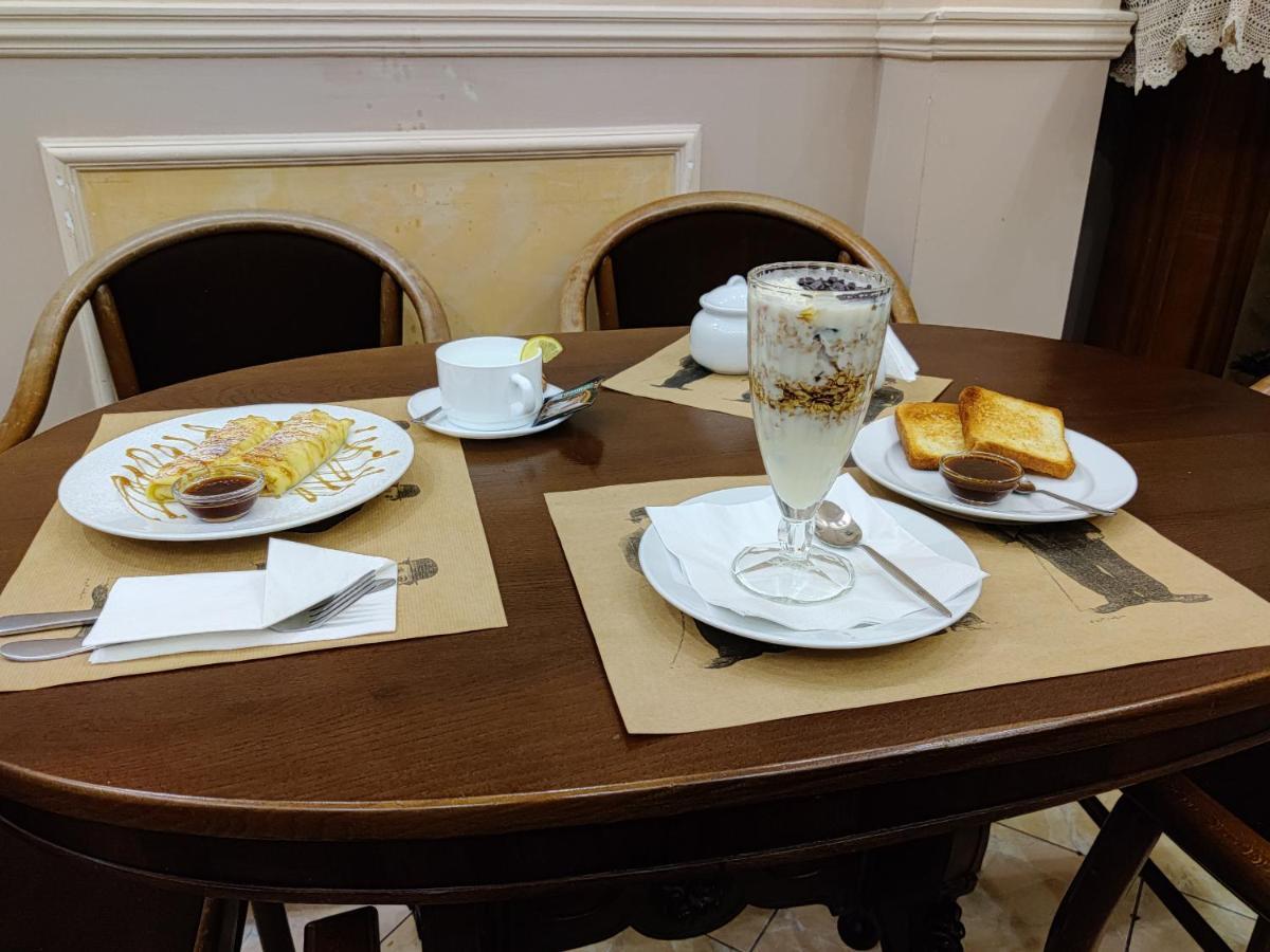 Chaplin Hotel Лвив Екстериор снимка