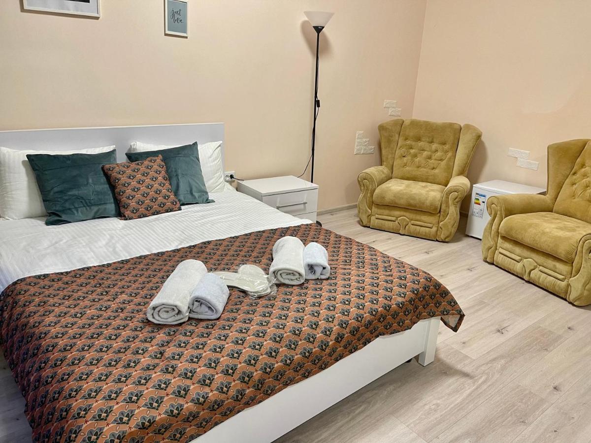 Chaplin Hotel Лвив Екстериор снимка