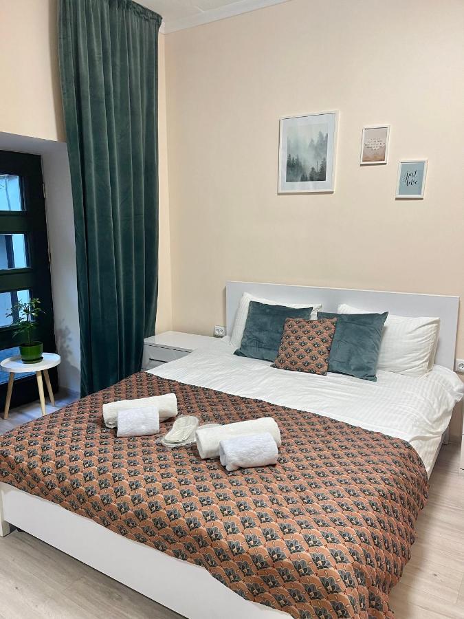 Chaplin Hotel Лвив Екстериор снимка