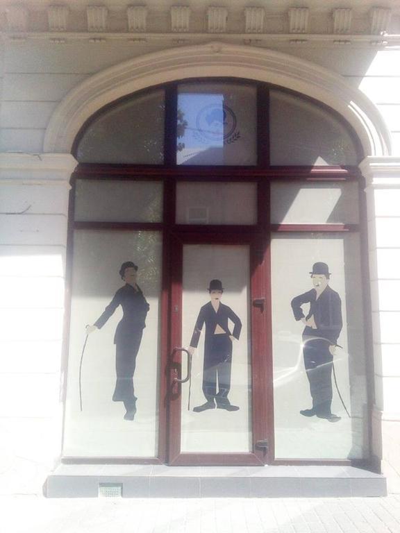Chaplin Hotel Лвив Екстериор снимка