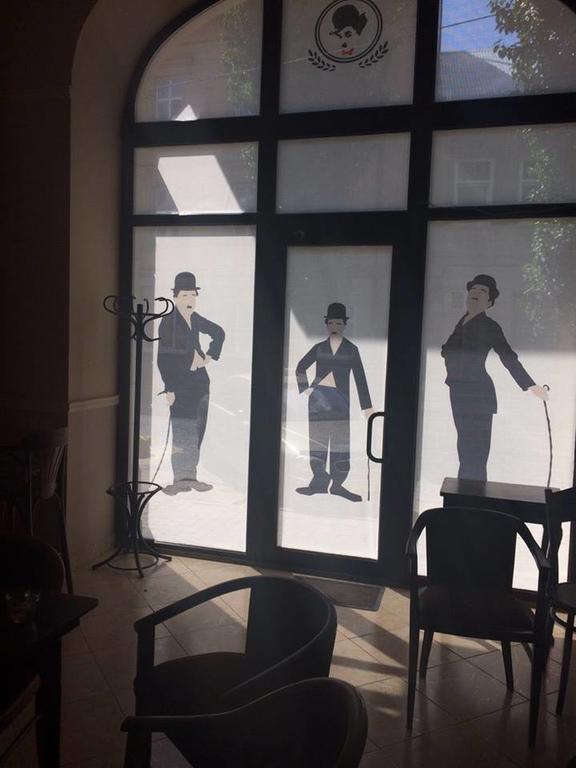 Chaplin Hotel Лвив Екстериор снимка